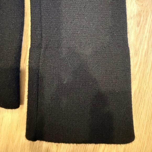 Louis Vuitton Black Cashmere Crop Sweater with Mink pom poms - Picture 6 of 6